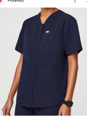 Figs navy masaya scrub top. new with tag size medium